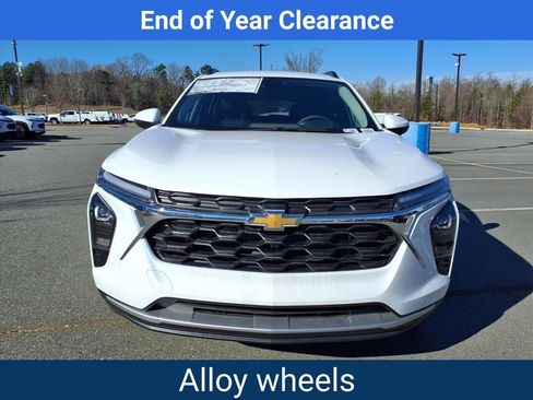 New 2025 Chevrolet Trax LT w/ Driver Confidence Package image 25