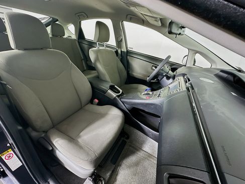 Used 2014 Toyota Prius Four image 29