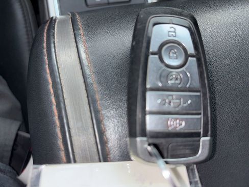 Used 2019 Ford F150 Platinum w/ Equipment Group 701A Luxury image 33