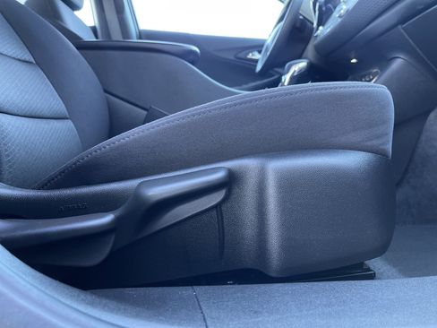 Used 2025 Chevrolet Malibu LT image 35