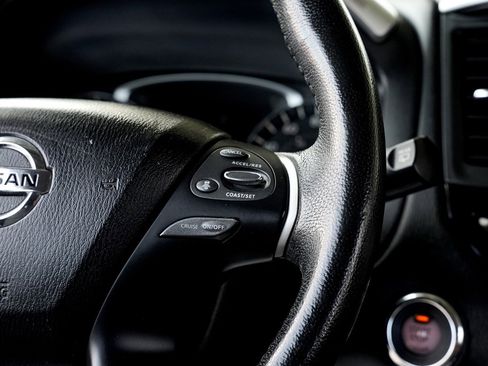 Used 2019 Nissan Pathfinder SV image 26