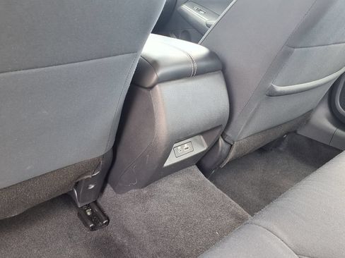 Used 2025 Nissan Altima 2.5 SV FWD image 19