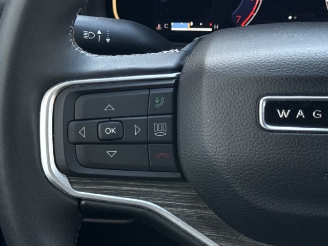 Used 2024 Jeep Wagoneer L Series II w/ Flexible Seating Group RWD image 14