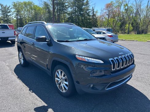 Used 2016 Jeep Cherokee Limited AWD/4WD image 3