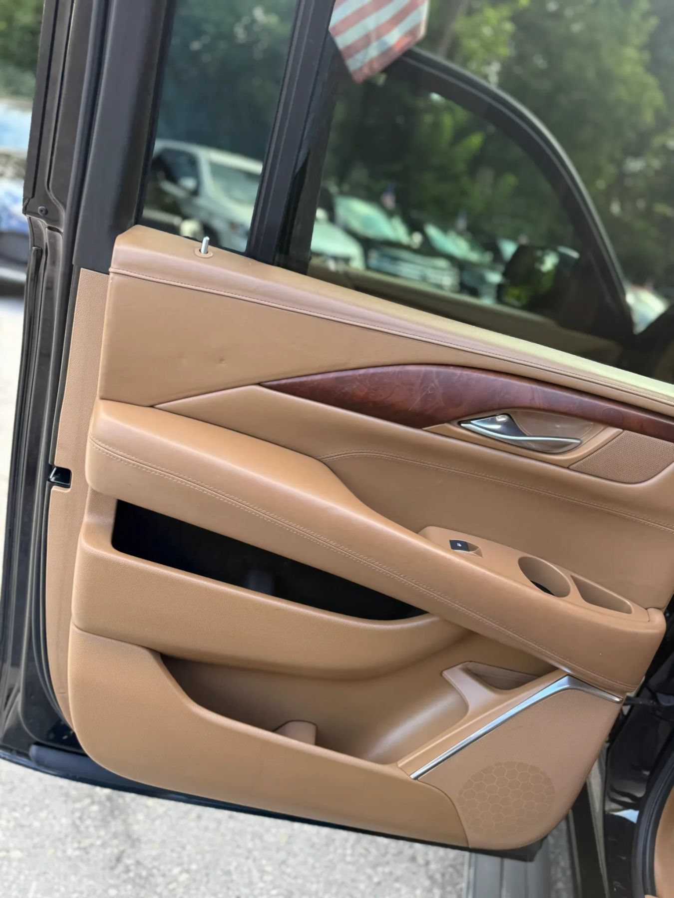 Used 2015 Cadillac Escalade ESV Platinum AWD/4WD image 15