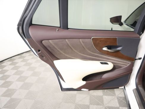 Used 2018 Lexus LS 500 w/ Accessory Package (Z2) image 27