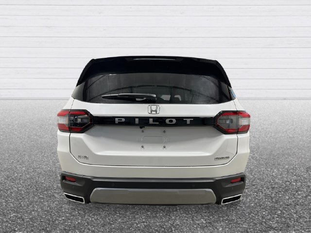 New 2026 Honda Pilot Touring image 4