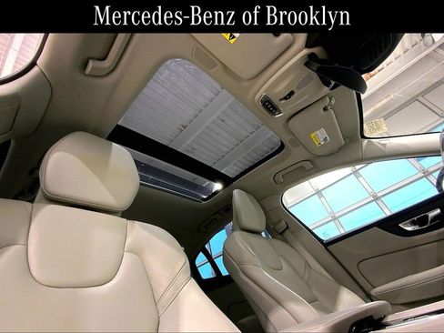 Used 2021 Volvo S60 T5 Momentum image 14