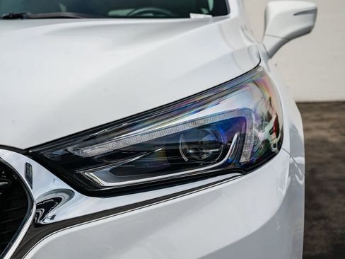 Used 2018 Buick Enclave Essence image 8