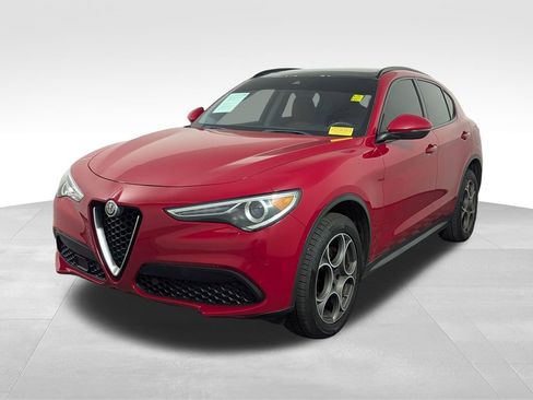 Used 2018 Alfa Romeo Stelvio Sport w/ Quick Order Package 22J Sport AWD/4WD image 2