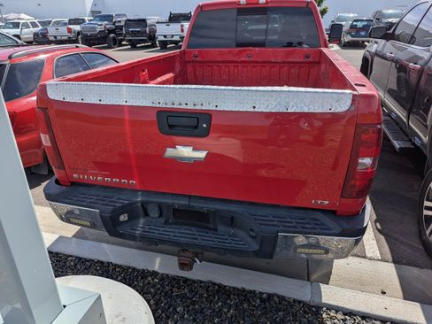 Used 2008 Chevrolet Silverado 2500 LTZ w/ Safety Package AWD/4WD image 5