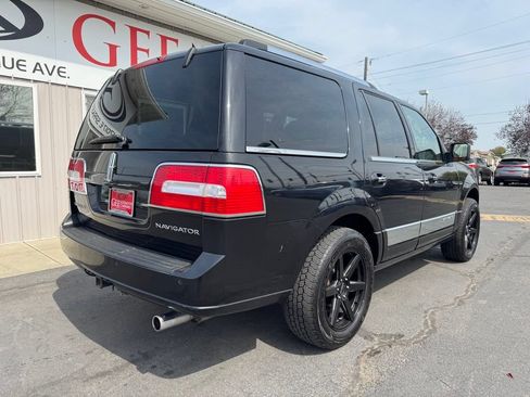 Used 2010 Lincoln Navigator 4WD image 3