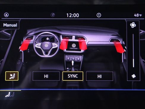 Used 2021 Volkswagen Tiguan SE image 19