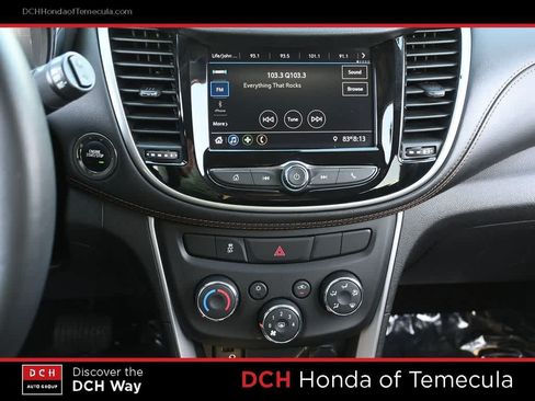 Used 2020 Chevrolet Trax LT w/ LT Convenience Package FWD image 12