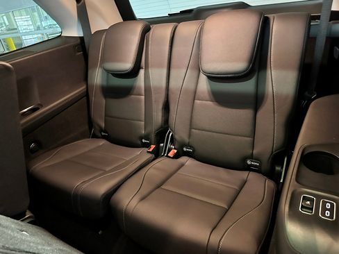 New 2026 Mercedes-Benz GLS 450 4MATIC image 15