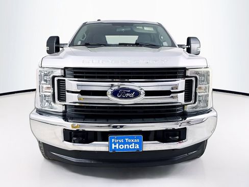 Used 2017 Ford F250 XLT AWD/4WD image 2
