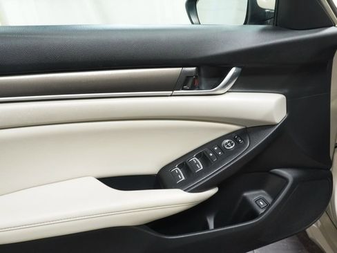 Used 2019 Honda Accord LX image 17