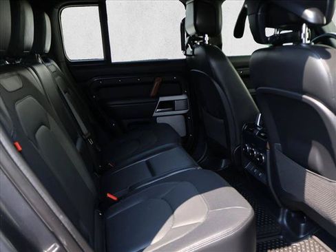Used 2024 Land Rover Defender 130 X-Dynamic SE AWD/4WD image 27