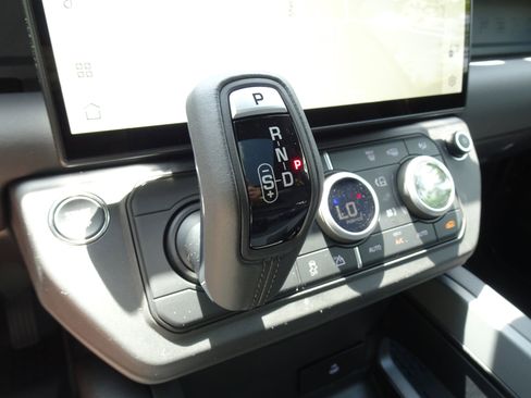 New 2026 Land Rover Defender 110 S AWD/4WD image 23