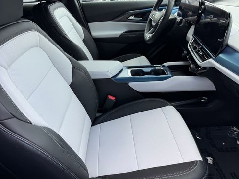 New 2026 Chevrolet Equinox EV LT FWD image 8