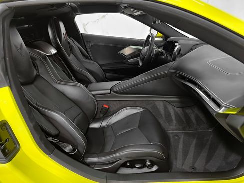 Used 2022 Chevrolet Corvette Stingray Preferred Cpe w/ 2LT image 2