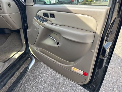 Used 2006 GMC Sierra 1500 Denali w/ Onstar Plus Package image 24