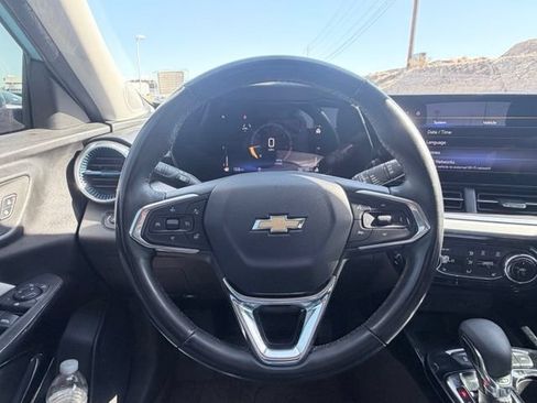 Used 2025 Chevrolet Trax LT w/ Driver Confidence Package FWD image 9