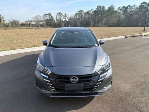 Used 2023 Nissan Versa SV image 12