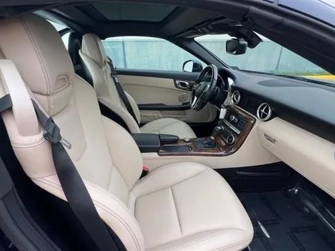 Used 2014 Mercedes-Benz SLK 250 image 35