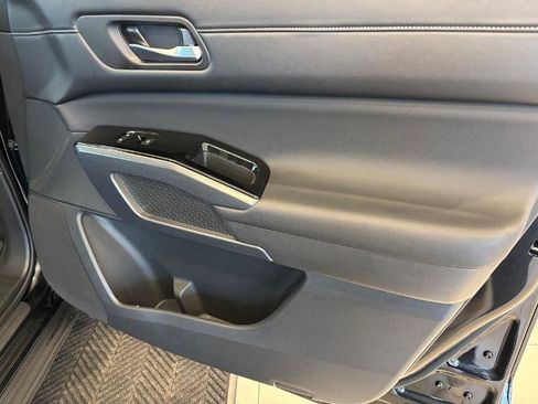Certified 2024 Nissan Pathfinder SL w/ Cargo Package AWD/4WD image 26