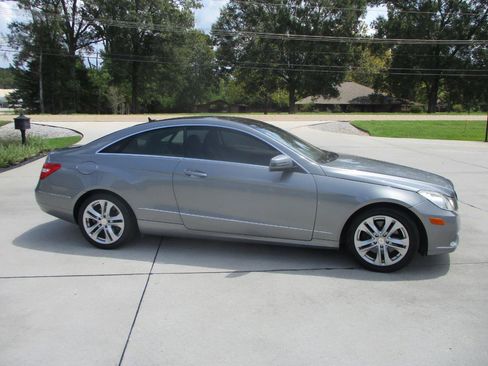 Used 2010 Mercedes-Benz E 350 Coupe image 8