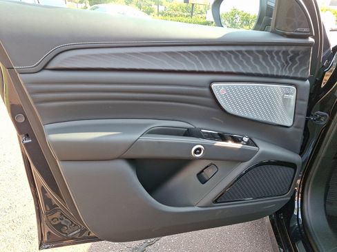 New 2025 Maserati Grecale GT image 8