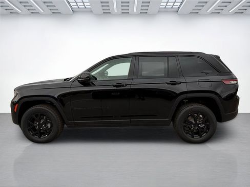 New 2025 Jeep Grand Cherokee Altitude image 6