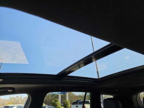 Used 2023 Cadillac XT6 Premium Luxury image 19