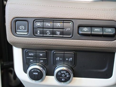 Used 2022 GMC Yukon XL Denali image 21