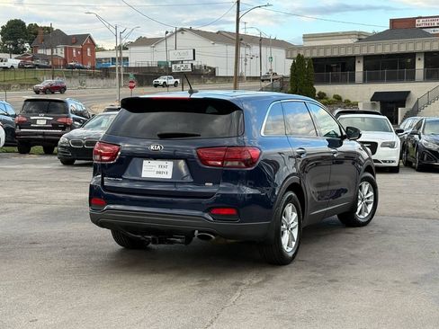 Used 2019 Kia Sorento FWD image 2
