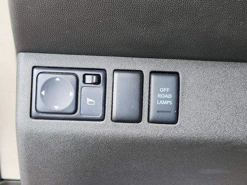 Used 2014 Nissan Xterra PRO-4X w/ Pro-4x Leather Package AWD/4WD image 22