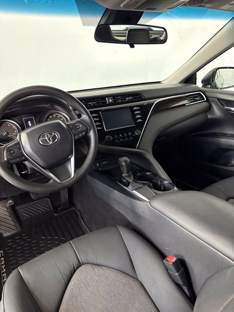 Used 2018 Toyota Camry LE FWD image 12