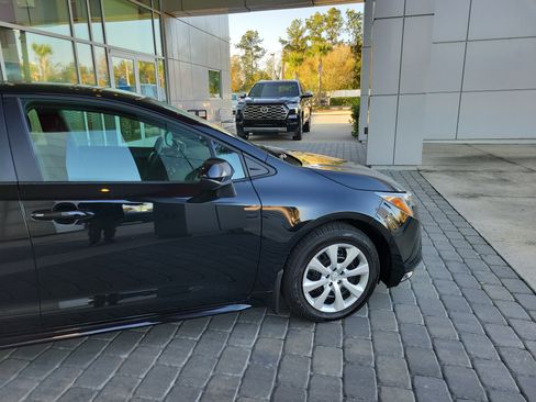 Certified 2025 Toyota Corolla LE image 8