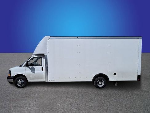 New 2025 Chevrolet Express 4500 Extended w/ Power Convenience Package RWD image 4