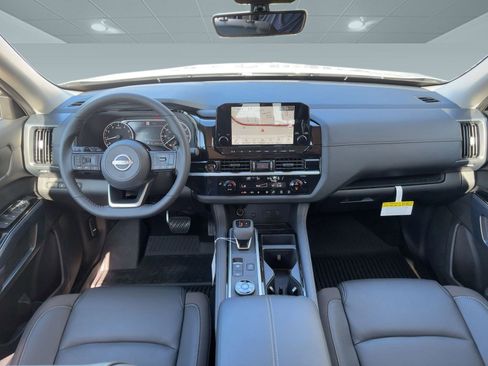 New 2025 Nissan Pathfinder SL image 16