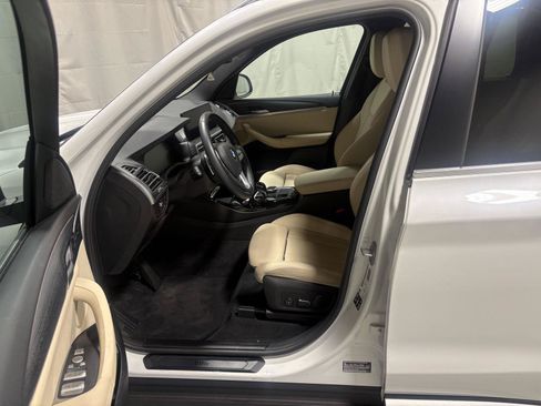 Used 2024 BMW X3 xDrive30i w/ Premium Package AWD/4WD image 2