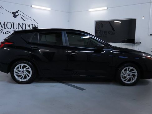Used 2024 Subaru Impreza 2.0i AWD/4WD image 8