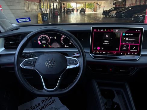 Used 2026 Volkswagen Tiguan SE FWD image 14