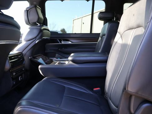 Used 2023 Jeep Grand Wagoneer Base image 21