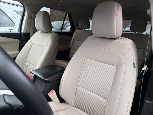 Used 2023 Ford Explorer XLT image 9