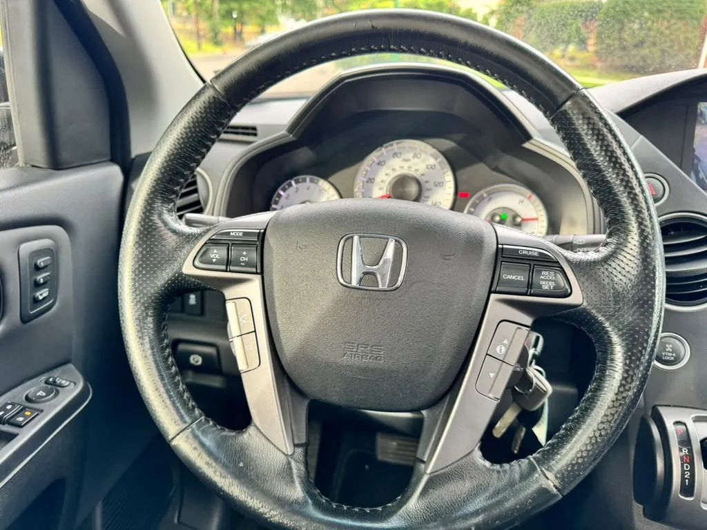 Used 2015 Honda Pilot Touring image 14