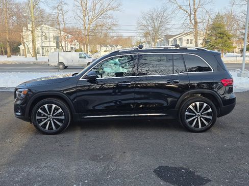 Used 2022 Mercedes-Benz GLB 250 w/ Premium Package Lite image 12