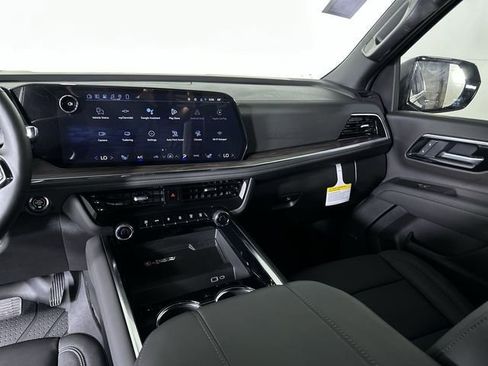 New 2026 Chevrolet Suburban LT w/ Comfort Package AWD/4WD image 35