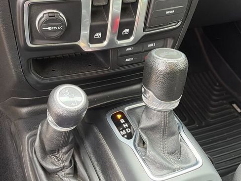 Used 2020 Jeep Wrangler Sport AWD/4WD image 18